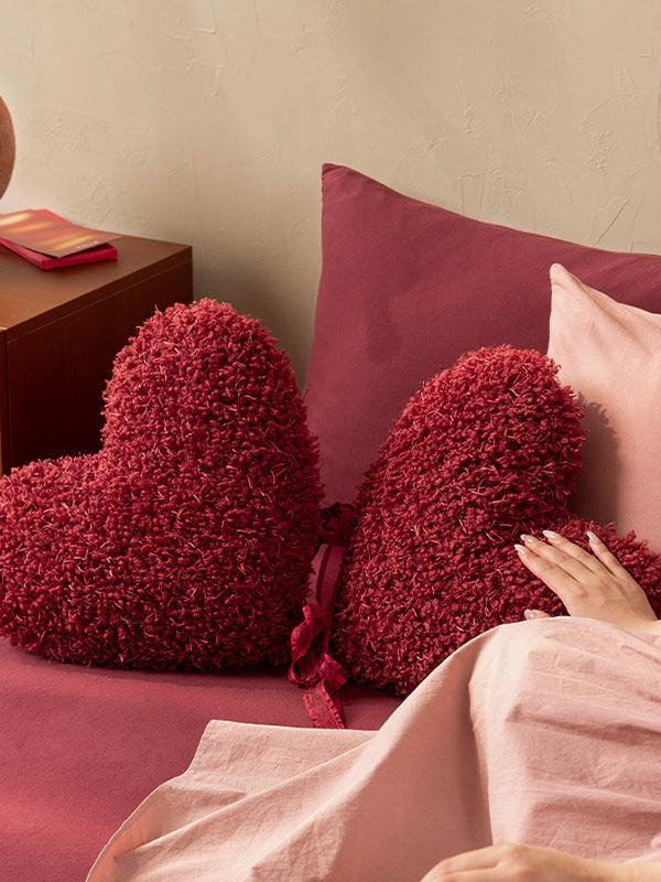 Decorative throw pillows